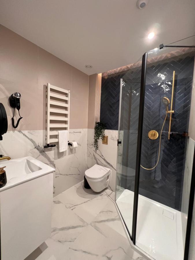 Resto Inn - Smart Apartamenty Blisko Energylandii Polwies ภายนอก รูปภาพ