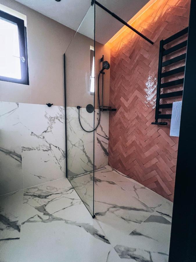 Resto Inn - Smart Apartamenty Blisko Energylandii Polwies ภายนอก รูปภาพ