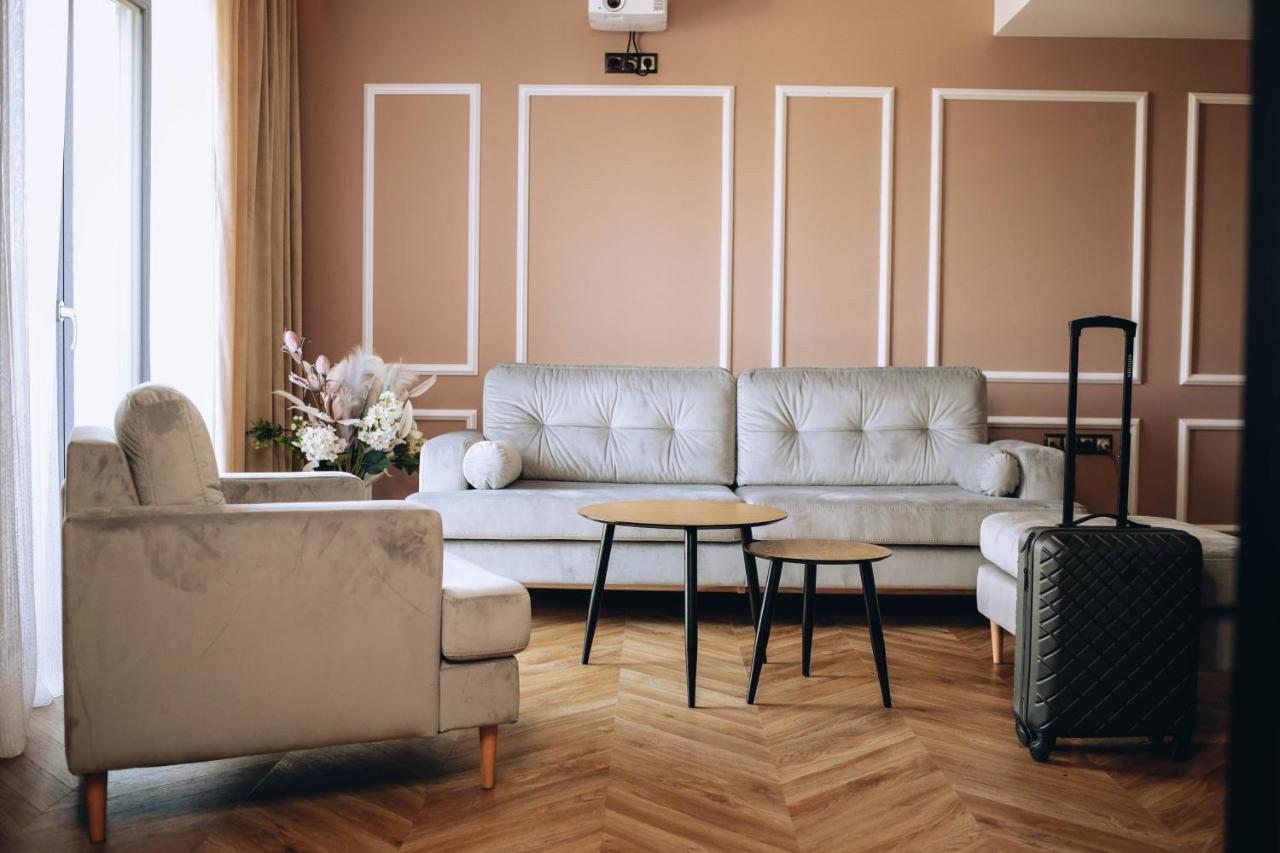 Resto Inn - Smart Apartamenty Blisko Energylandii Polwies ภายนอก รูปภาพ